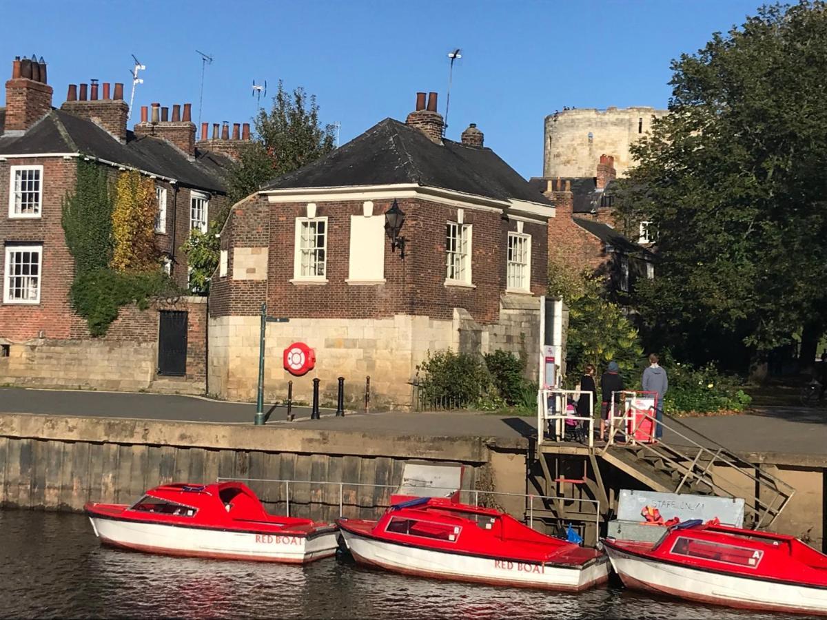 The Davey Tower, Medieval Riverside House York Exteriér fotografie