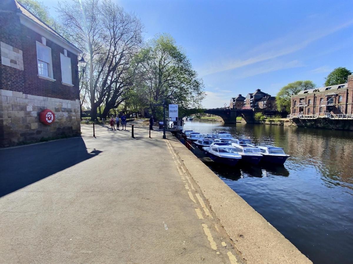 The Davey Tower, Medieval Riverside House York Exteriér fotografie